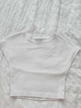 Zara White Short Sleeve Crewneck Crop Top